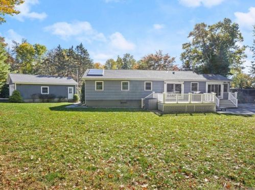10 Pink Cloud Ct, Norwalk CT  06851-3310 exterior