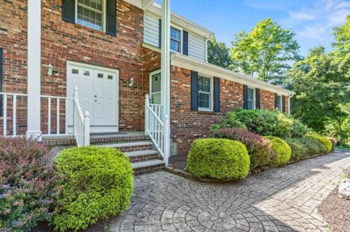 37 Sand Hill Rd, Annandale, NJ 08801-3111
