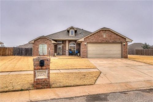 2257 Red Bird, Edmond, OK 73012-3162