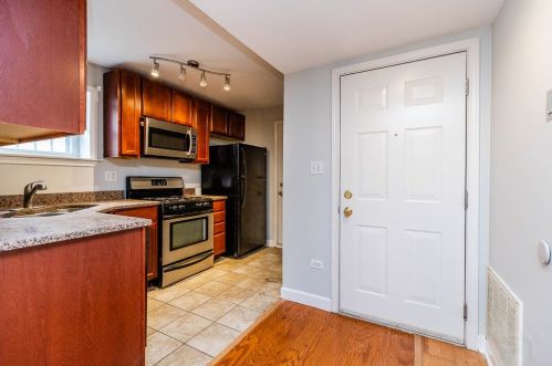 6345 Washtenaw Ave, Chicago, IL 60629-1613