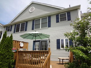 151 Pinney St, Ellington CT 06029-3676 exterior
