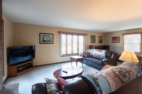 5929 Western Ave, Willowbrook IL 60514-1709 exterior