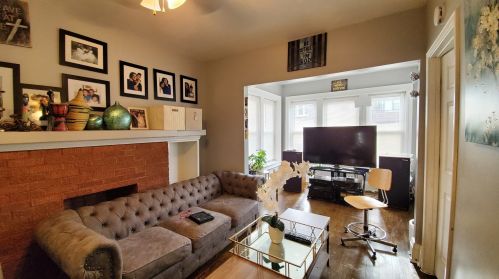 2036 Birchwood Ave, Chicago, IL 60645-2184