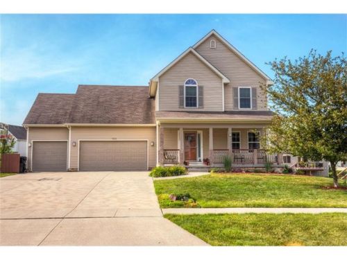 160 Kellerman Ln, Waukee, IA 50263-8642