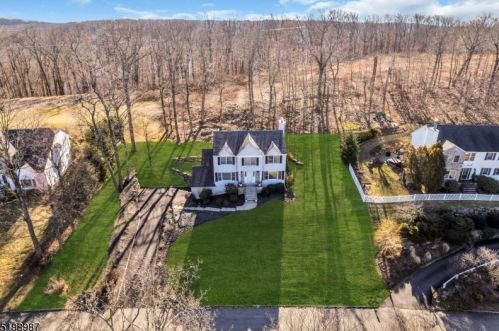 15 David Dr, Dover NJ  07869-3728 exterior