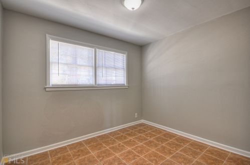 6140 Hillandale Dr, Atlanta GA  30349-4250 exterior