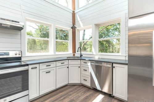 70 Peep Toad Rd, Killingly CT  06239-1522 exterior