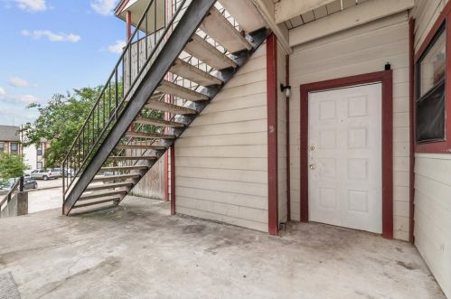 1107 Verde Dr, Bryan, TX 77801-1718