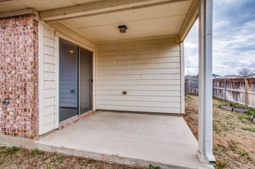 6912 Legato Ln, Fort Worth TX  76134-3727 exterior