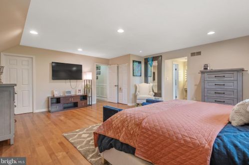 1827 Krystle Dr, Lancaster PA  17602-4149 exterior