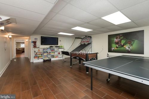 19 Derwent Dr, Princeton NJ  08540-7551 exterior