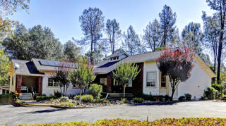 8275 Muscat Ct, Redding, CA 96001-9576