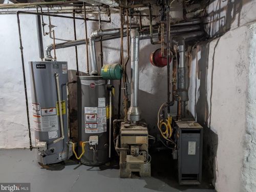 5608 10th St, Philadelphia PA 19148-4404 exterior