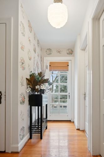 6247 Leroy Ave, Chicago, IL 60646-4831