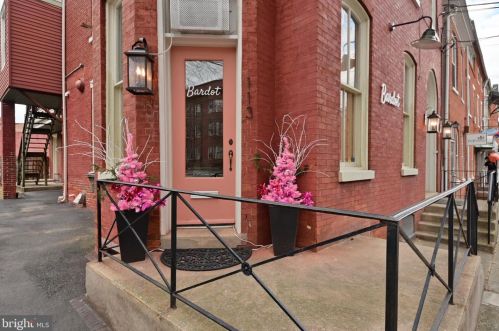 113 Walnut St, Lancaster PA  17602-2451 exterior