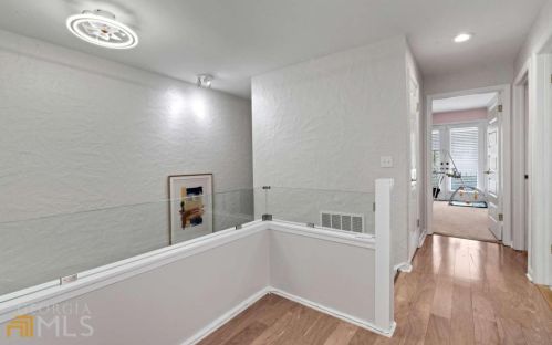 302 Brandywine Cir, Atlanta GA  30350-2002 exterior