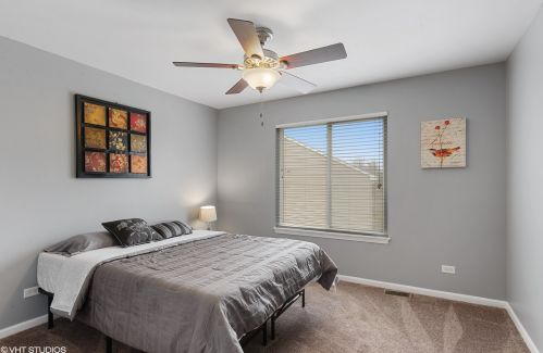 624 Canterbury Ln, Pingree Grove IL  60140-9192 exterior