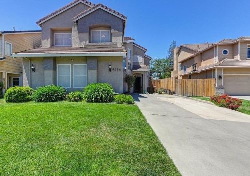 9256 Faraway Pl, Elk Grove, CA 95758-6579
