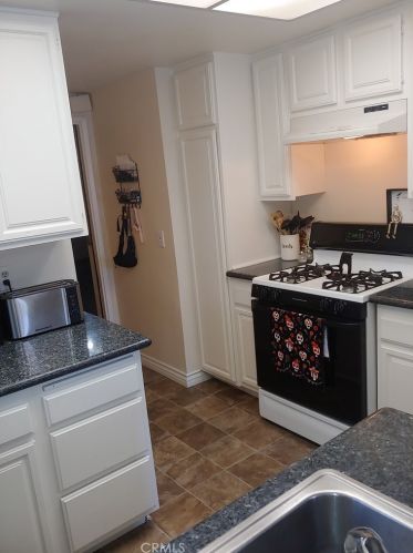2630 Meadowview Ln, Anaheim, CA 92804-5073