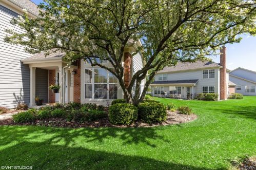 36217 Old Creek Ct, Gurnee, IL 60031-4504