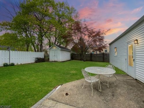 73 Lawrence Dr, Hackettstown NJ  07840-2525 exterior