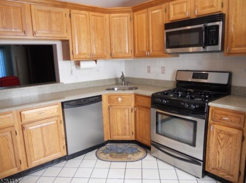 2205 Winder Dr, Bridgewater, NJ 08807-3585