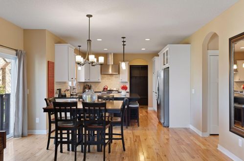 1730 Deephaven Dr, Saint Paul, MN 55129-6230