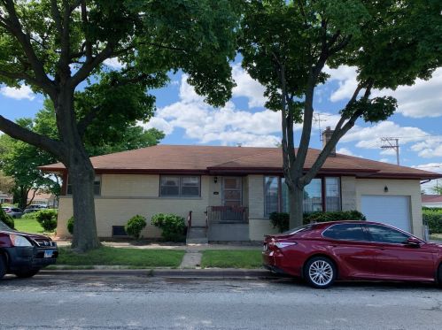 3000 Jerome St, Chicago, IL 60645-1141