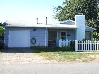 1521 89 Ave, Portland OR  97216-1833 exterior