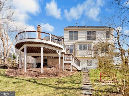 12125 Darnley Rd, Woodbridge VA  22192-6615 exterior