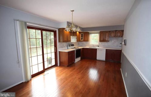 5165 Flowertuft Ct, Columbia MD  21044-1607 exterior