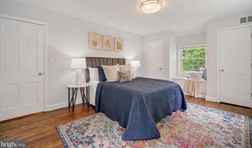 1524 Red Oak Dr, Silver Spring MD 20910-1549 exterior