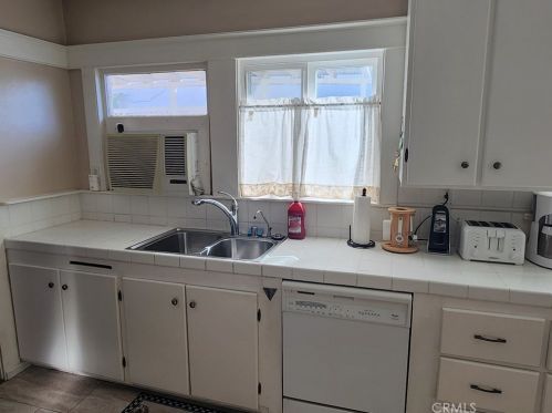 3658 Hoover St, Riverside CA  92504-3912 exterior