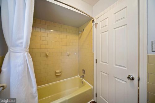 2502 Burgundy Dr, Fallston MD  21047-2112 exterior