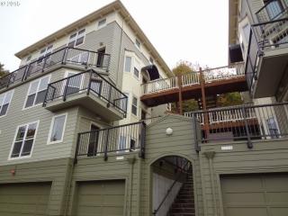 303 Uptown Ter, Portland, OR 97210-5500