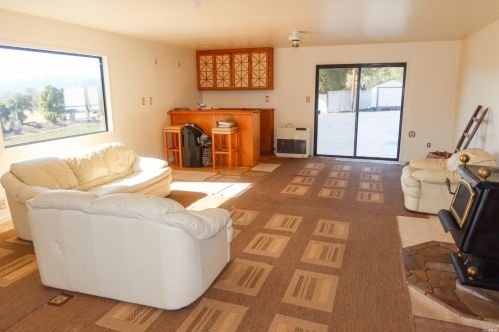 1800 Sanford Rnch Rd, Ukiah CA 95482-5299 exterior