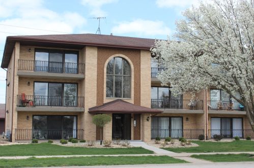 16101 Eagle Ridge Dr, Tinley Park, IL 60477-1268