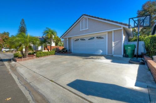 5385 Gooseberry Way, Oceanside CA  92057-4633 exterior