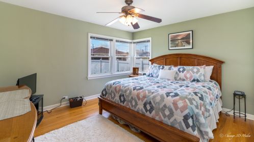 6921 Oakton Ct, Niles IL  60714-3014 exterior