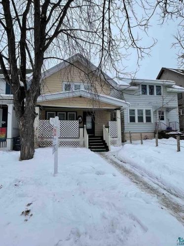 813 9th St, Duluth, MN 55805-1404