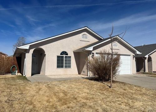 5019 Sage St, Pueblo, CO 81005-1492