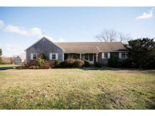 16 Baldwin Rd, Middletown, RI 02842-5302