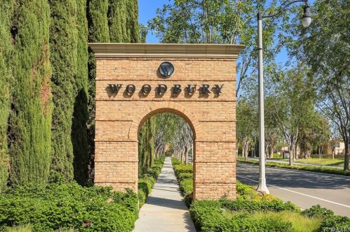 108 Spanish Lace, Irvine CA  92620-3424 exterior