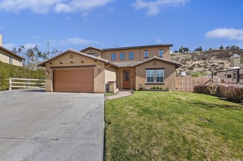 3371 Cutting Horse Rd, Norco, CA 92860-5107