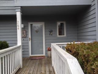 264 Blarney Stone Ct, Huddleston, VA 24104-2842