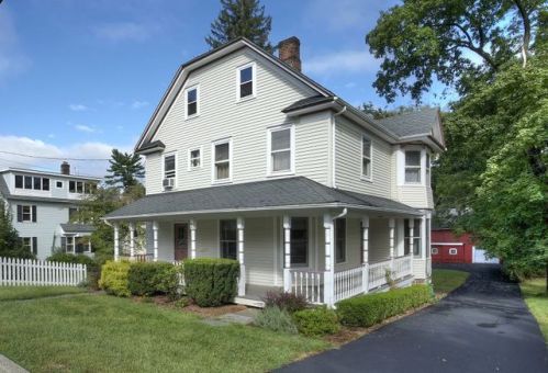 2 Dewey Ave, Gladstone, NJ 07934-2139
