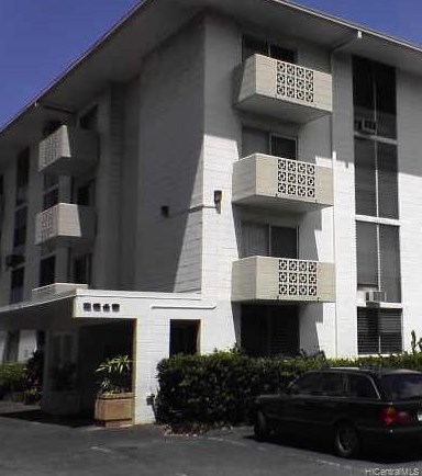 2649 Varsity Pl, Honolulu HI  96826-1637 exterior