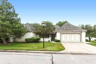 9115 Lakepoint Dr, Wichita, KS 67226-2104