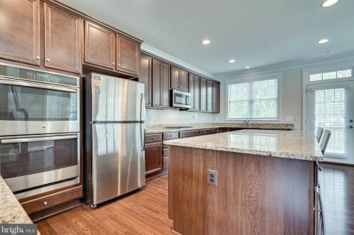 7892 Carbondale Way, Springfield VA  22153 exterior