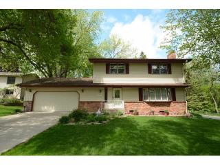 701 Brigadoon Cir, Saint Paul, MN 55126-3101